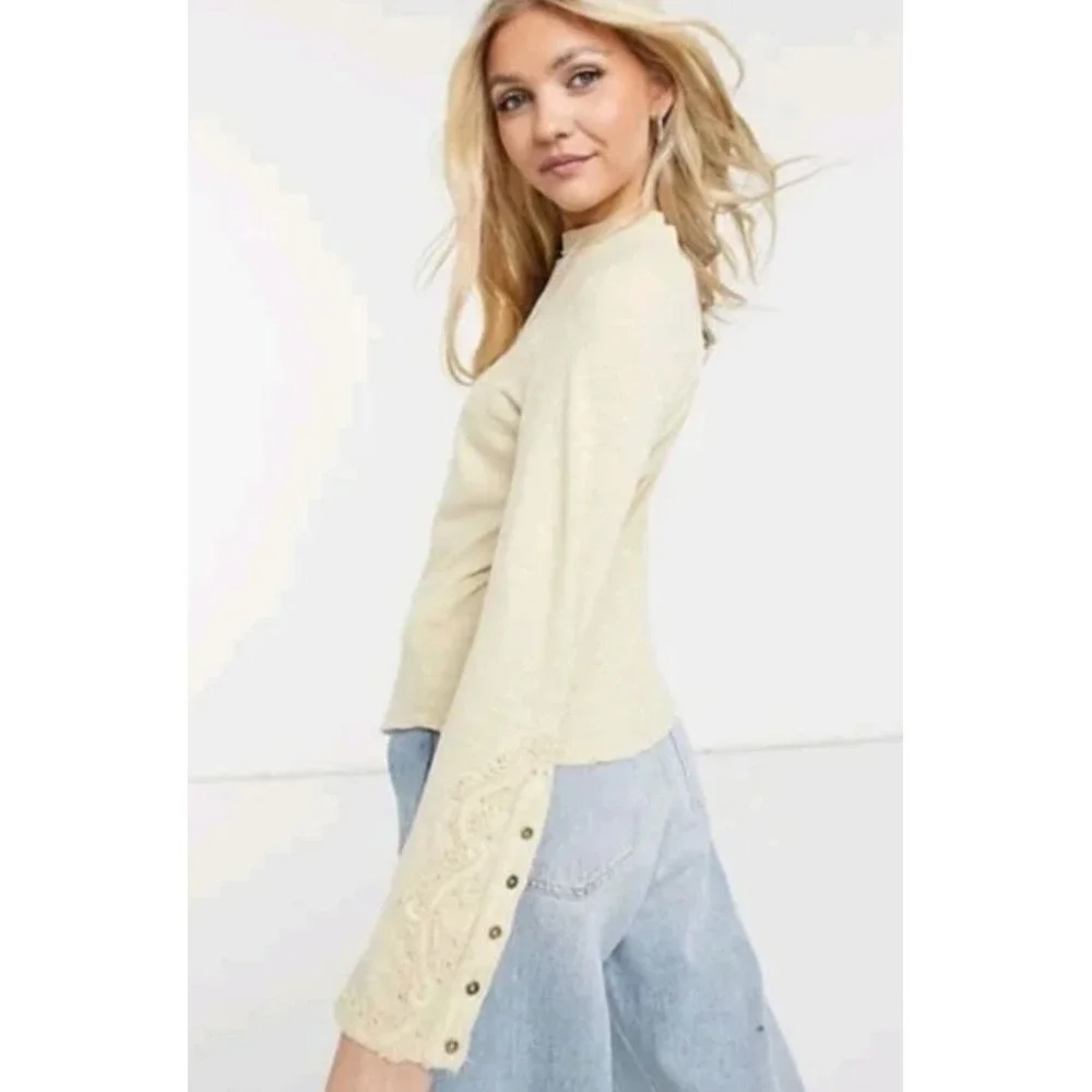 Free‎ People Women's Hooked on the Cuff Long Sleeve Embellished Top Wheat Medium